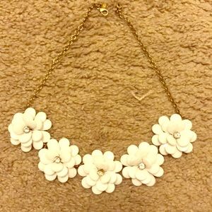 Women’s flower necklace